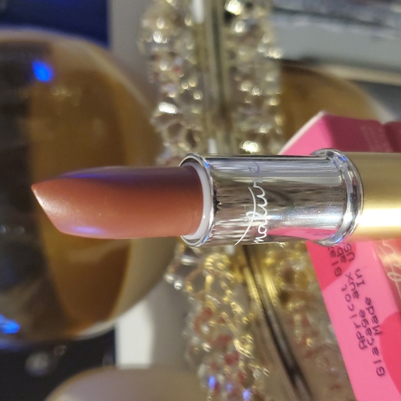 Mary Kay Signature Apricot Glaze Lipstick - Picture 1 of 8